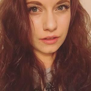 Meet your Posher, Elyssa